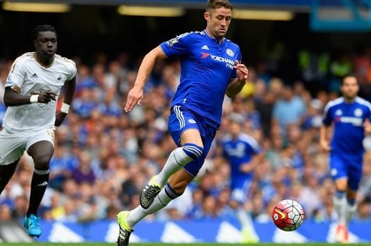 Gary Cahill thất vọng sau trận hoà trên sân nhà